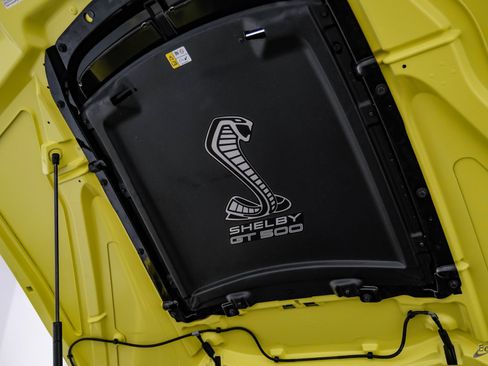 Used 2021 Ford Mustang Shelby GT500 w/ Carbon Fiber Track Pack image 73