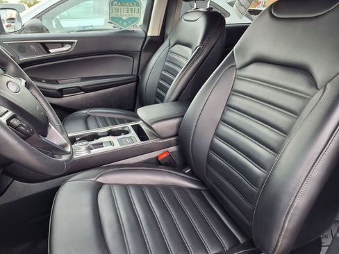 Certified 2024 Ford Edge SEL w/ Convenience Package AWD/4WD image 3