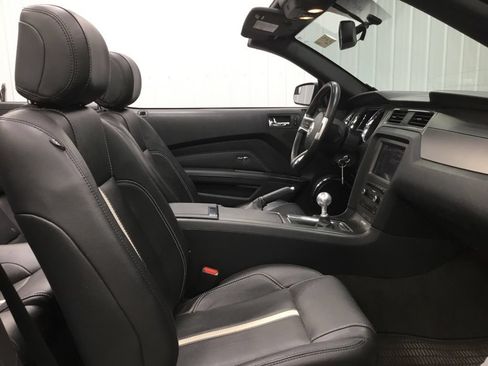 Used 2014 Ford Mustang GT Premium w/ Electronics Package RWD image 17