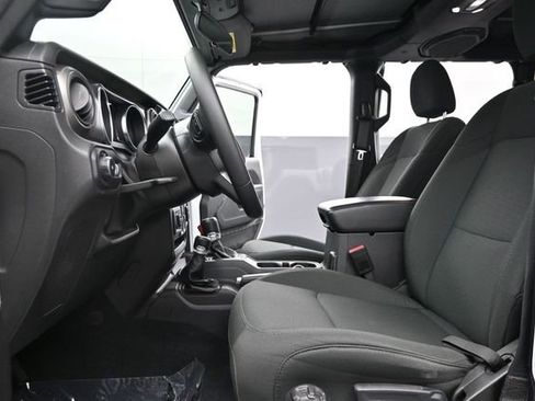 Used 2022 Jeep Wrangler Unlimited Sport AWD/4WD image 15