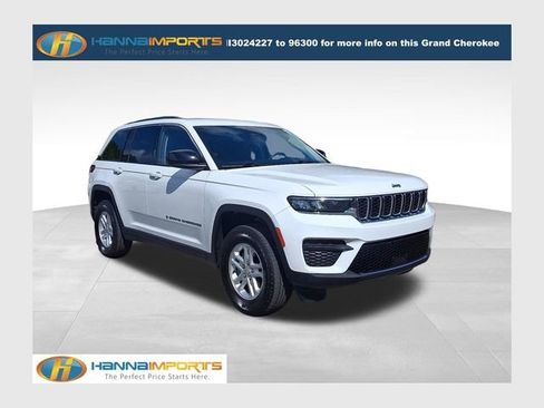 Used 2023 Jeep Grand Cherokee Laredo AWD/4WD image 1