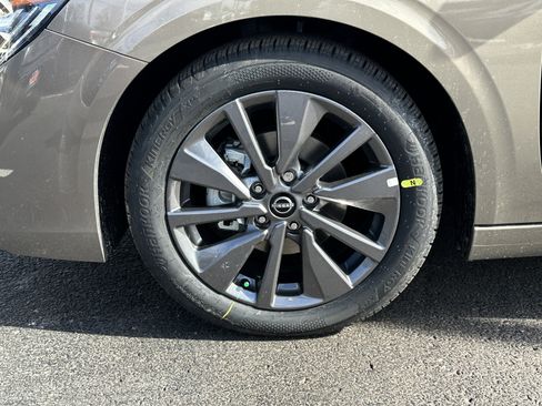 New 2026 Nissan Sentra SL w/ Floor Mat Package FWD image 14