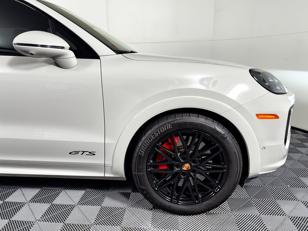 Certified 2025 Porsche Cayenne GTS AWD/4WD image 13