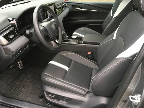 Used 2025 Toyota Camry SE AWD/4WD image 21