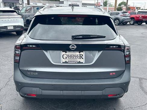 Used 2025 Nissan Kicks SR w/ SR Premium Package FWD image 4