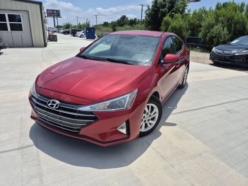 Used 2019 Hyundai Elantra SE w/ Cargo Package FWD image 1