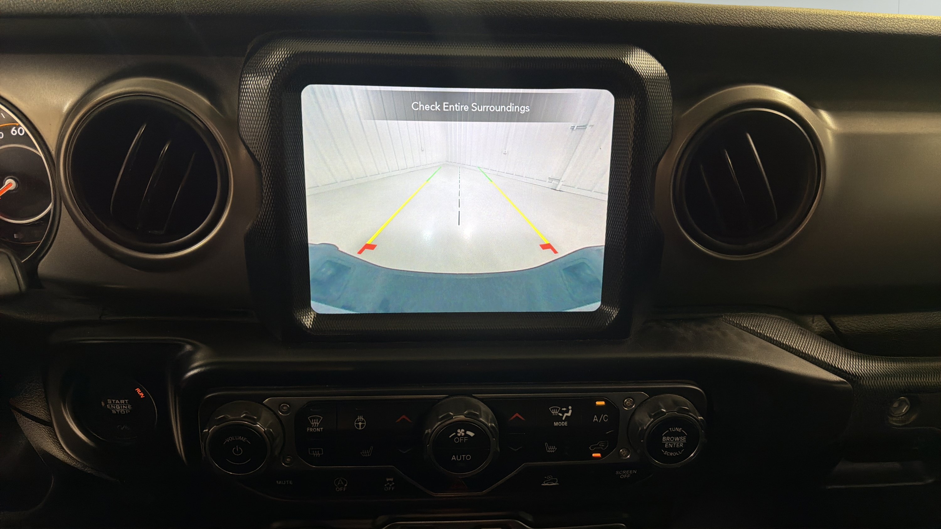 Used 2020 Jeep Gladiator Sport w/ Quick Order Package 24S AWD/4WD image 16