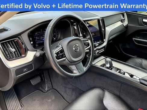 Used 2025 Volvo XC60 B5 Plus image 17