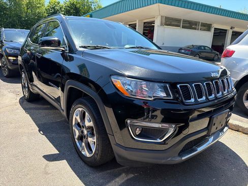 Used 2018 Jeep Compass Limited w/ Navigation Group AWD/4WD image 3
