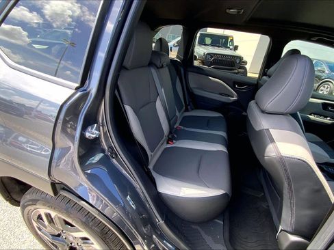 Used 2025 Subaru Forester Limited AWD/4WD image 19