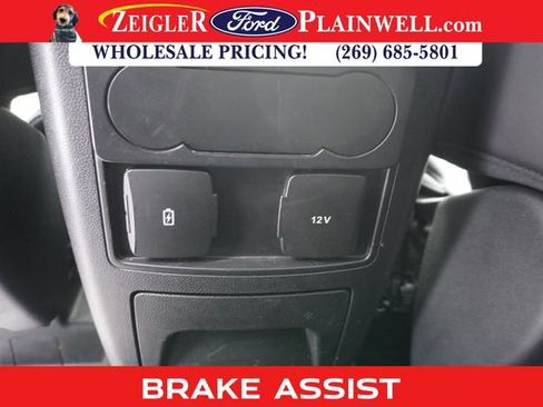 Used 2024 Ford Explorer XLT w/ Equipment Group 202A image 10