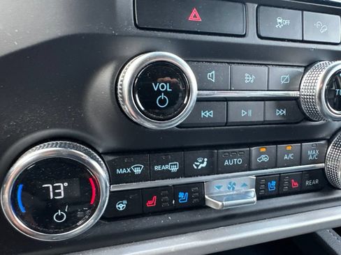 Used 2023 Ford Expedition XLT AWD/4WD image 18
