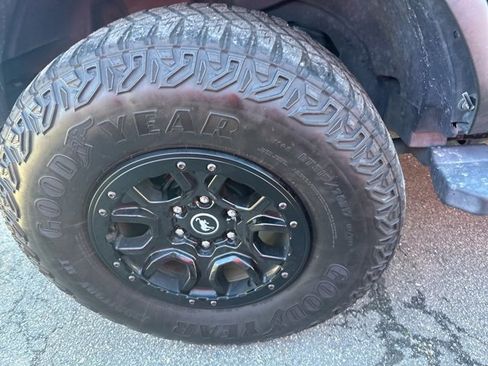 Used 2022 Ford Bronco Wildtrak image 10