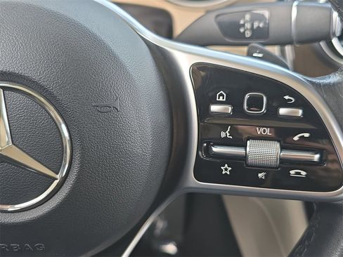 Used 2022 Mercedes-Benz GLC 300 GLC 300 image 21