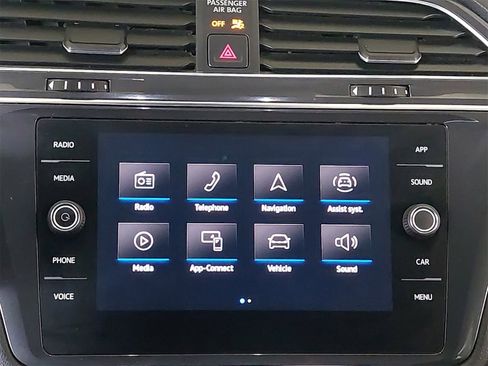 Used 2022 Volkswagen Tiguan SE image 24