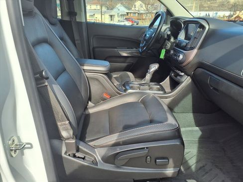 Used 2022 GMC Canyon AT4 image 25