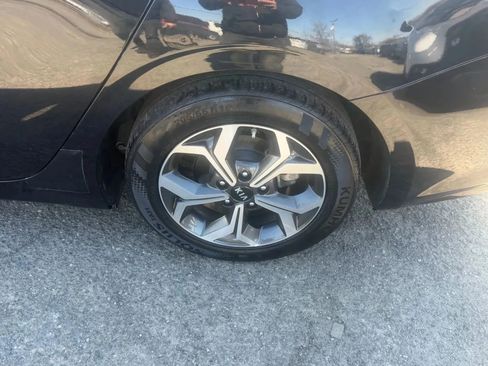 Used 2021 Kia Forte LXS FWD image 9
