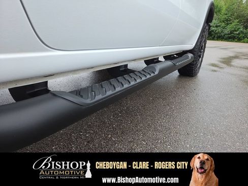 Used 2023 Chevrolet Silverado 1500 ZR2 w/ Technology Package AWD/4WD image 29