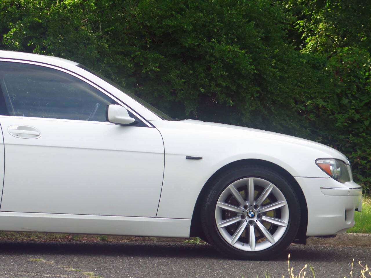 Used 2007 BMW 750Li RWD image 32
