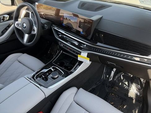 Used 2026 BMW X5 sDrive40i w/ M Sport Package RWD image 12