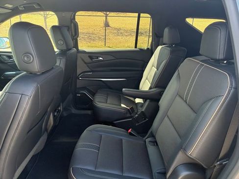 New 2026 Chevrolet Traverse High Country FWD image 17