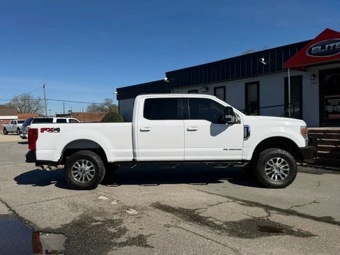 Used 2022 Ford F250 Lariat AWD/4WD image 6