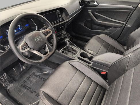 Used 2023 Volkswagen Jetta SE FWD image 9
