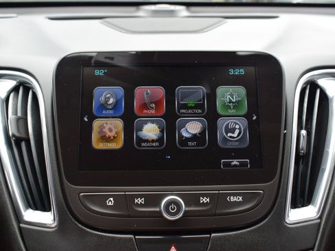 Used 2018 Chevrolet Malibu LT w/ Leather Package FWD image 22