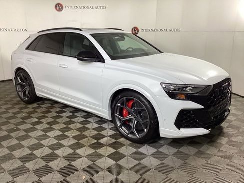 New 2025 Audi RS Q8 performance image 3