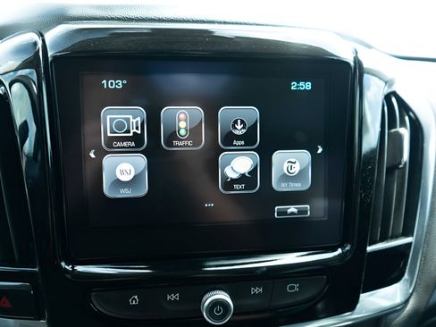 Used 2018 Chevrolet Traverse LT FWD image 23