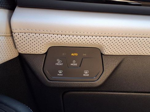 New 2026 Volkswagen Atlas Cross Sport SEL Premium R-Line image 24