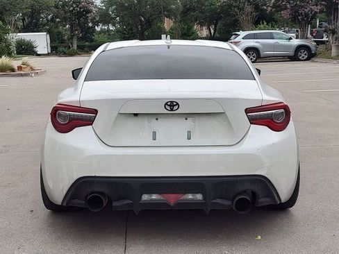 Used 2020 Toyota 86 RWD image 4