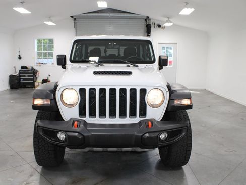 Used 2023 Jeep Gladiator Mojave AWD/4WD image 3