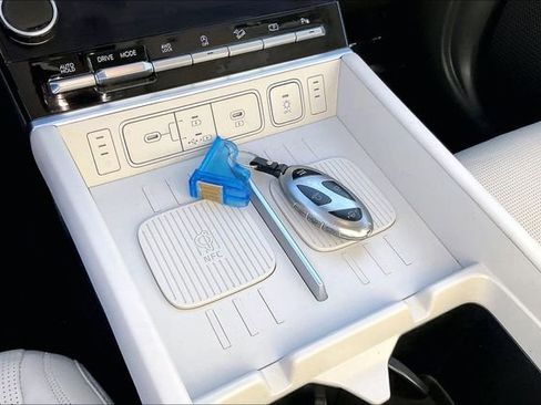 Used 2024 Hyundai Santa Fe Calligraphy image 11