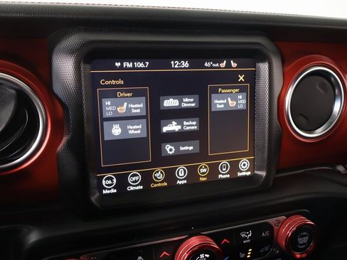 Used 2023 Jeep Gladiator Rubicon w/ Cold Weather Group image 8