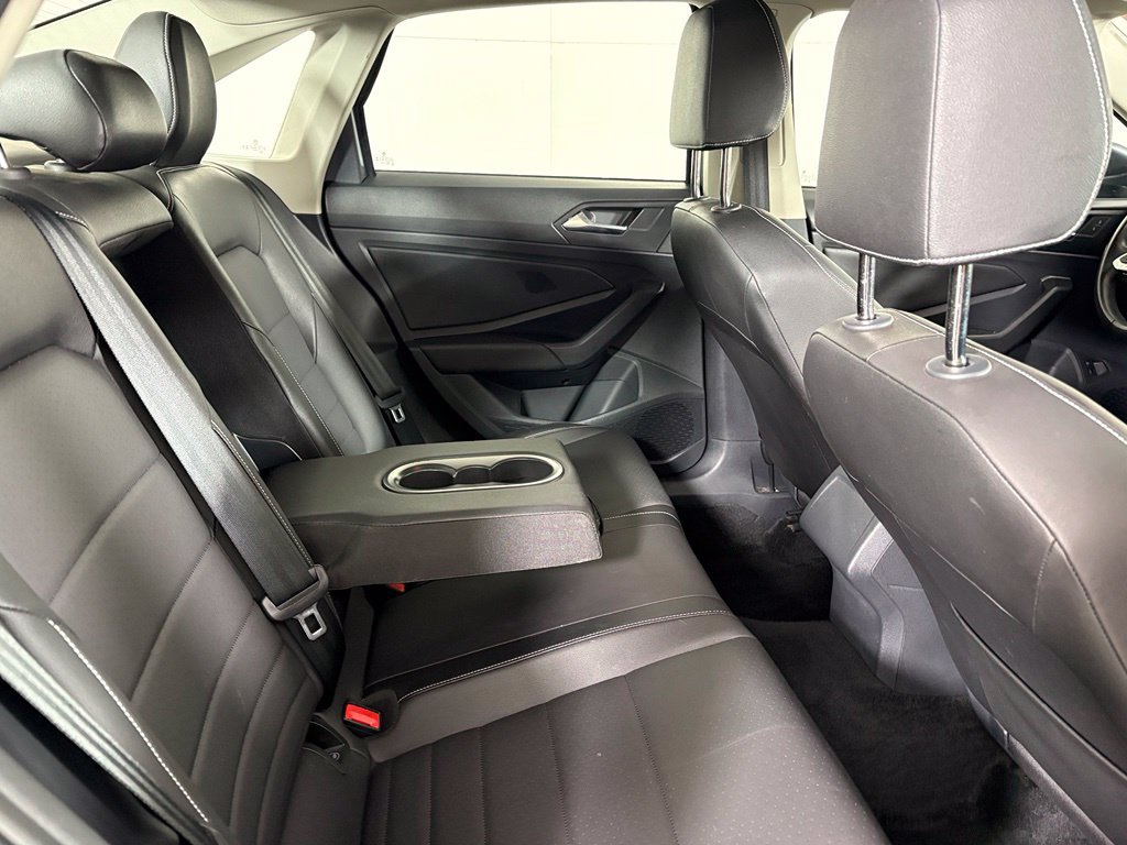 Used 2024 Volkswagen Jetta SE FWD image 17