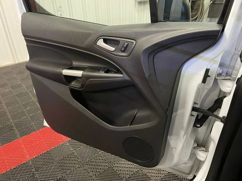 Used 2016 Ford Transit Connect XLT image 24