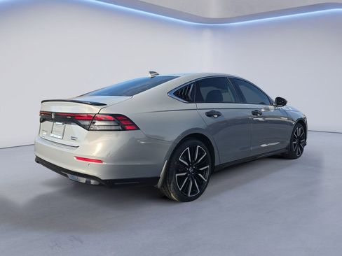 Used 2023 Honda Accord Touring image 5