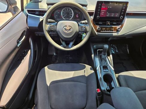 Used 2020 Toyota Corolla LE FWD image 15