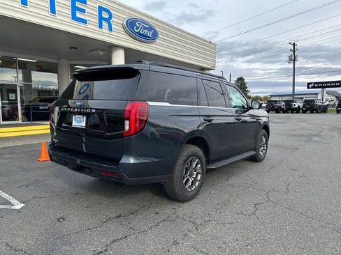New 2025 Ford Expedition Active image 3