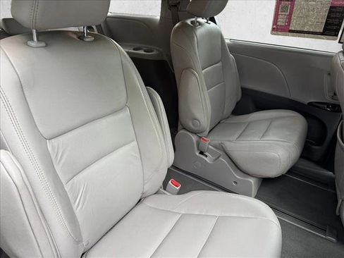 Used 2019 Toyota Sienna XLE Premium w/ Protection Package AWD/4WD image 21