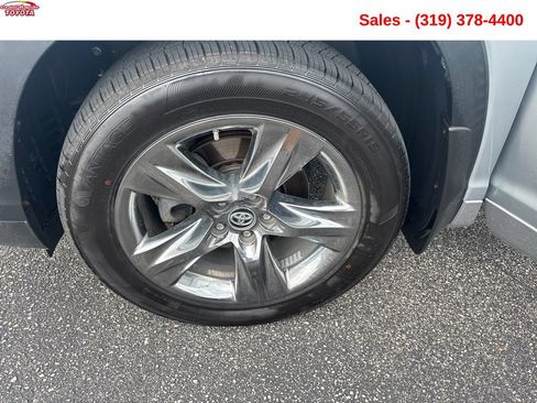 Used 2017 Toyota Highlander Limited Platinum AWD/4WD image 23