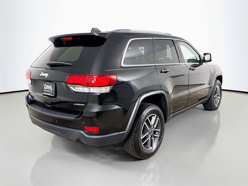 Used 2020 Jeep Grand Cherokee Laredo w/ 18" Wheel & 8.4" Radio Group AWD/4WD image 13