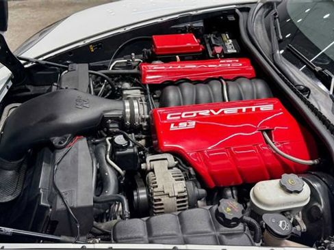 Used 2013 Chevrolet Corvette Convertible image 30