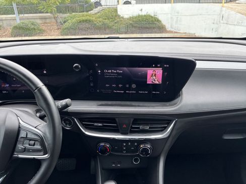 Used 2025 Buick Encore GX Preferred FWD image 17