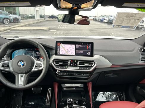 Used 2025 BMW X4 xDrive30i w/ M Sport Package AWD/4WD image 33