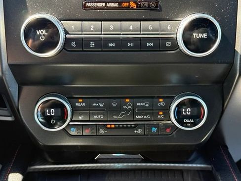 Used 2019 Ford Expedition Limited w/ Equipment Group 303A AWD/4WD image 30