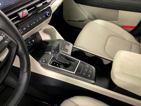 Used 2026 Kia Sportage EX FWD image 18