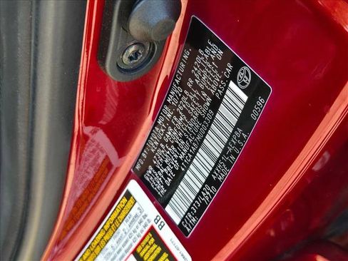 Used 2021 Toyota Avalon Limited image 26