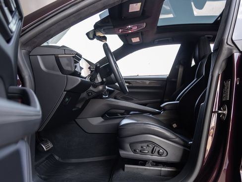 Certified 2024 Porsche Macan Turbo Electric AWD/4WD image 24